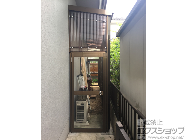 広島県大竹市のLIXIL リクシル（トステム）のストックヤード フリーヤード 左右ドアタイプ 積雪〜20cm対応 施工例