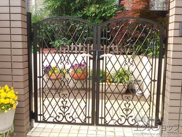 埼玉県狭山市のの門扉 アーラス門扉 1型 両開き　門柱使用 施工例