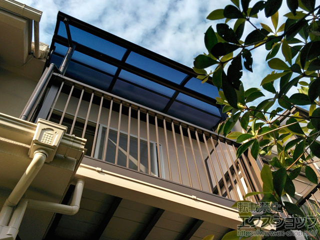 東京都世田谷区ののバルコニー・ベランダ屋根 プレシオステラス R型 屋根タイプ 単体 積雪〜20cm対応＋吊り下げ式物干し 施工例