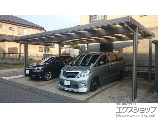 茨城県龍ケ崎市のLIXIL リクシル（トステム）のカーポート テリオスポートIII 1500 3台用 角柱4本仕様 積雪〜50cm対応 施工例