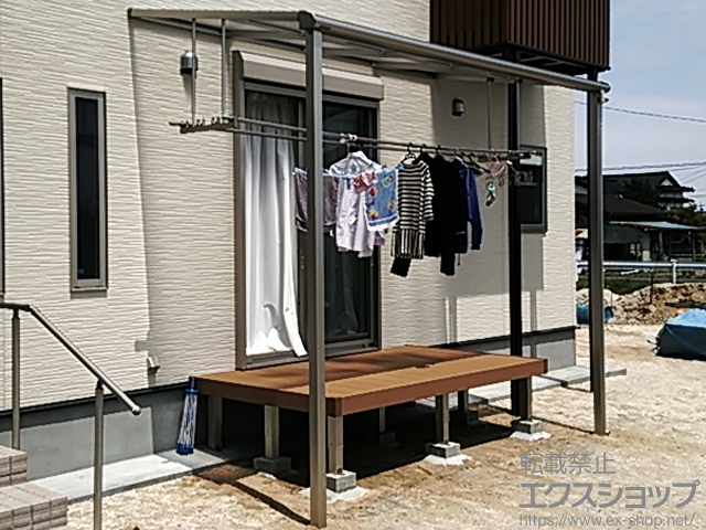 佐賀県杵島郡白石町ののテラス屋根 プレシオステラス F型 テラスタイプ 単体 積雪〜20cm対応＋吊り下げ式物干し 仕様：ロング 2本入り 施工例