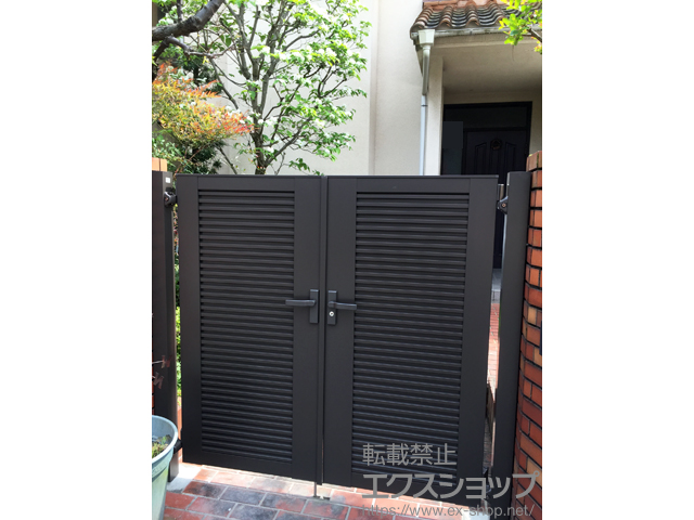 京都府京都市のの門扉 ライシス門扉 5型 横目隠し 両開き 柱使用 施工例