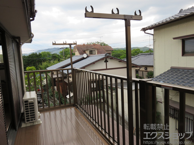 熊本県玉名郡長洲町のLIXIL リクシル（トステム）のバルコニー ビューステージHスタイル 縦太格子 単体 屋根置き式 施工例