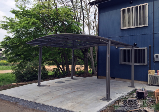 茨城県龍ケ崎市のLIXIL リクシル（トステム）のカーポート カーブポートシグマIII ワイド 積雪〜20cm対応 施工例