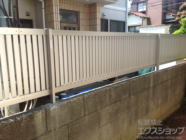 神奈川県川崎市ののフェンス・柵 ライシスフェンス 4型 太たて桟 フリーポールタイプ 施工例