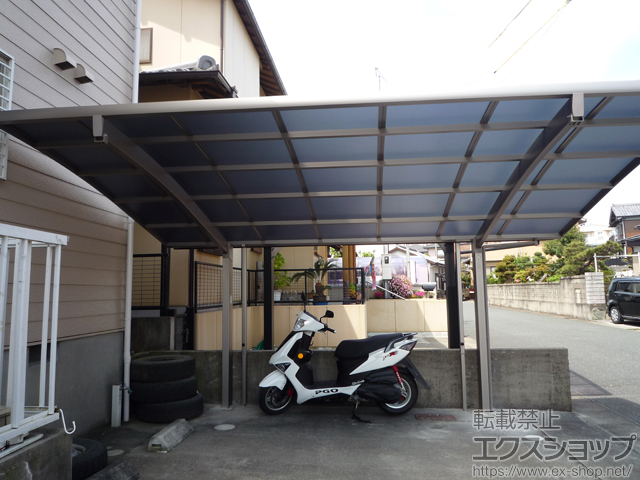 静岡県磐田市のLIXIL リクシル（トステム）のカーポート カーブポートシグマIII 積雪〜20cm対応+着脱式サポート 標準 1本入り×2セット 施工例