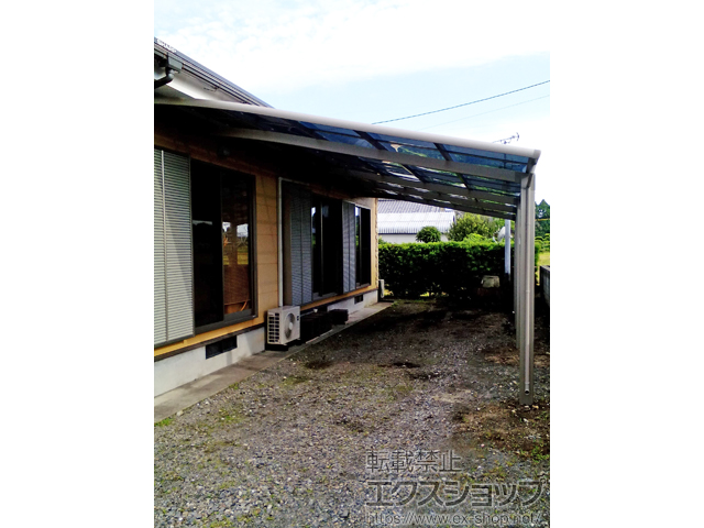 鹿児島県曽於郡大崎町のLIXIL リクシル（トステム）のカーポート ルーフポートシグマIII 縦連棟 積雪〜20cm対応 施工例