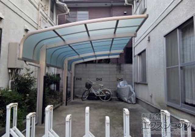 東京都世田谷区ののカーポート レイナキャップポートグラン　延長　積雪〜20cm対応＋着脱式サポート 標準・ハイルーフ兼用 2本入り×1セット/1本入り×1セット＋柱カバー（小）2枚入り×1セット/1枚入り×1セット 施工例