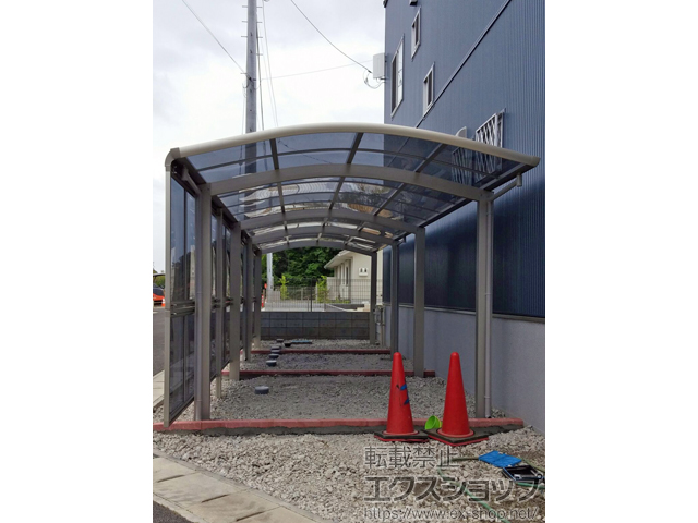 千葉県袖ケ浦市ののカーポート レイナワンポートグラン 縦連棟　積雪〜20cm対応＋サイドパネル 施工例