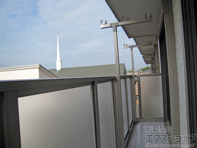 神奈川県藤沢市のLIXIL リクシル（トステム）のバルコニー ビューステージHスタイル パネルマット 単体 柱建て式 施工例