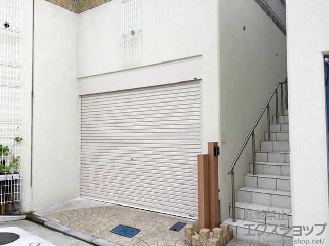 神奈川県横浜市ののガレージシャッター プラテアII スチールタイプ 手動式 施工例