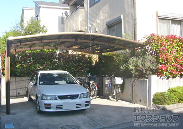 神奈川県川崎市のLIXIL リクシル（トステム）のカーポート カーブポートシグマIII ワイド 積雪〜20cm対応 施工例