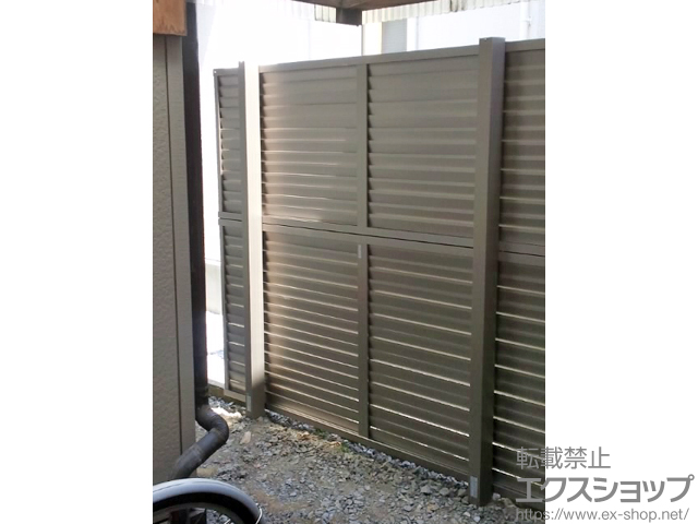 青森県八戸市ののフェンス・柵 プレスタフェンス8型 横ルーバー アルミ多段柱施工 施工例