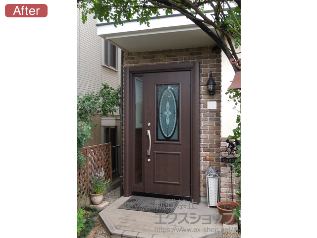 神奈川県横浜市のLIXIL リクシル（トステム）の玄関ドア リシェント 断熱仕様22片袖R(ランマ無) C3型 施工例