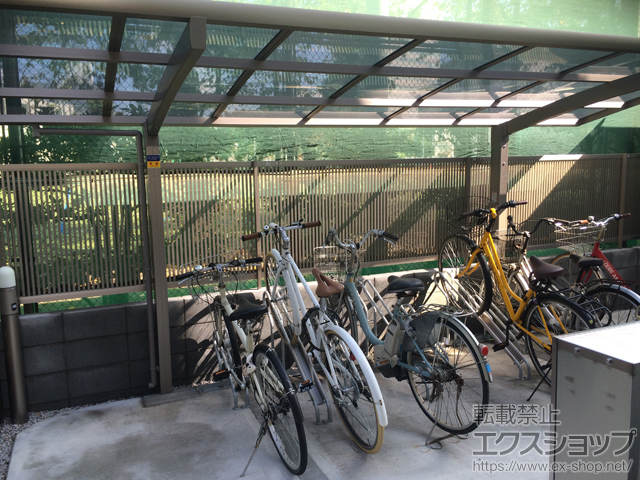 東京都品川区のLIXIL リクシル（トステム）のサイクルポート・駐輪場 カーブポートシグマIII ミニ 積雪〜20cm対応＋サイクルキーパー 3台用 施工例