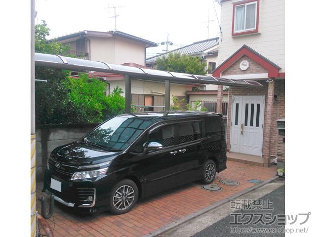 神奈川県茅ヶ崎市のLIXIL リクシル（トステム）のカーポート レガーナポートシグマIII 延長 積雪〜20cm対応 施工例