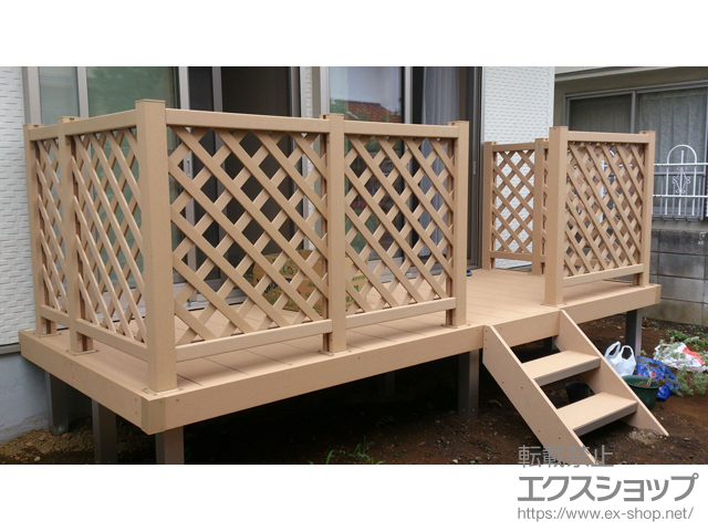 東京都小平市ののウッドデッキ リウッドデッキ 200＋リウッド ステップ5型 Hタイプ(2段)＋リウッドデッキフェンス2型＜ラチス格子＞ 施工例