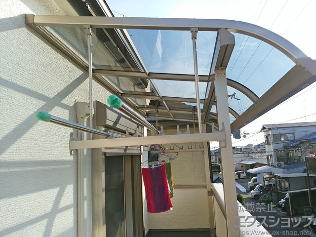 京都府宇治市のLIXIL リクシル（トステム）のバルコニー・ベランダ屋根 ライザーテラスII R型 屋根タイプ 単体 積雪〜20cm対応 施工例