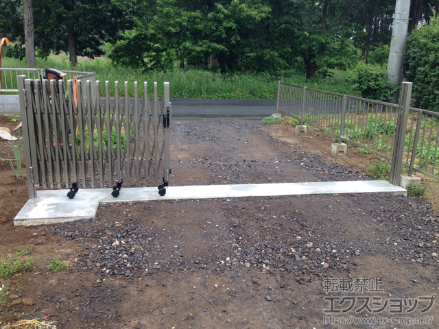 茨城県小美玉市ののカーゲート トリップゲート RB型 ノンレール 片開き 44S 施工例