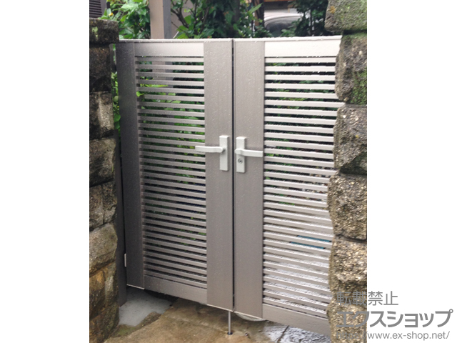 大阪府泉南郡岬町のの門扉 ライシス門扉 1型 細横桟 両開き 柱使用 施工例