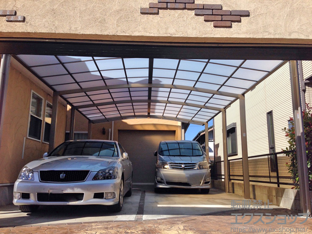 愛知県名古屋市のLIXIL リクシル（トステム）のカーポート カーブポートシグマIII ワイド 縦連棟 積雪〜20cm対応 施工例