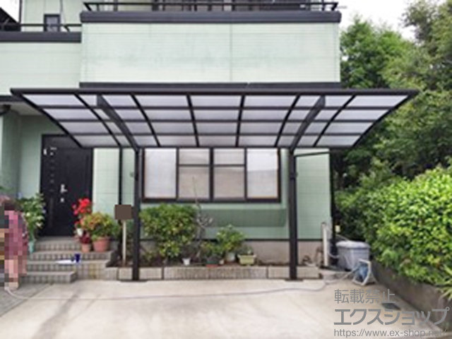 静岡県静岡市ののカーポート プレシオスポート 積雪〜20cm対応＋収納式物干しセット2型 2本入り×1セット 施工例