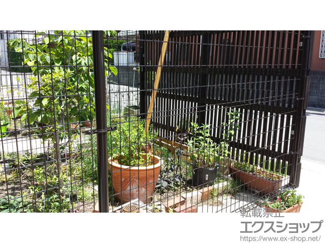 岡山県倉敷市ののフェンス・柵 イーネットフェンス 2M型 高尺タイプ 間仕切り仕様 施工例