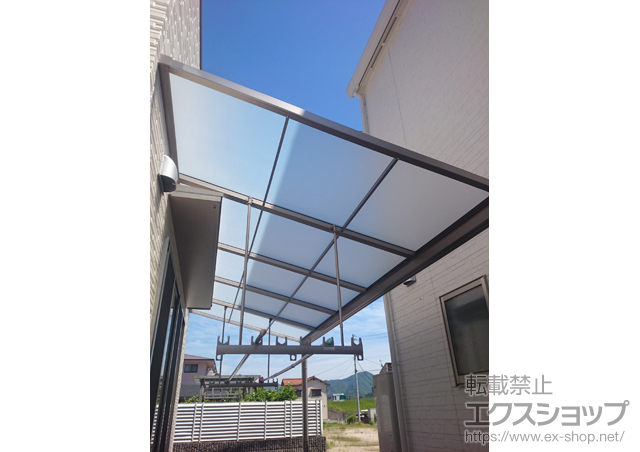 広島県広島市のLIXIL リクシル（トステム）のテラス屋根 ライザーテラスII F型 テラスタイプ 単体 積雪〜20cm対応 施工例