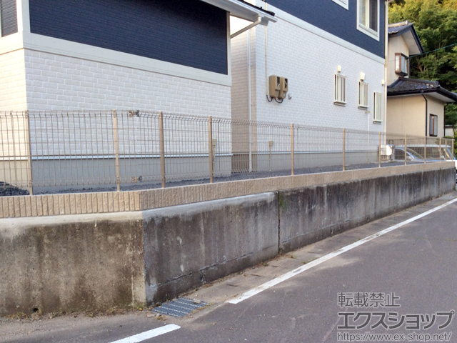 福島県白河市ののフェンス・柵 ハイグリッドフェンスN8型 フリーポールタイプ 施工例