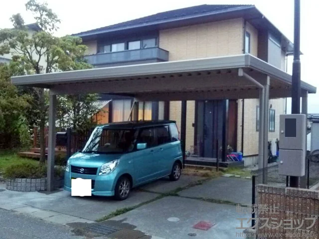 長野県松本市のLIXIL リクシル（トステム）のカーポート テリオスポートIII 1500 2台用 角柱4本柱 積雪～50cm対応 施工例