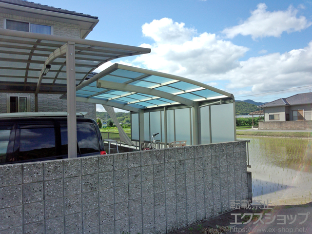 岡山県瀬戸内市ののカーポート レイナポートグラン　積雪〜20cm対応＋サイドパネル＋着脱式サポート 標準・ハイルーフ兼用 2本入り×1セット 施工例