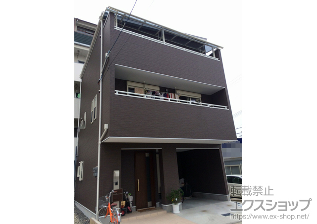 大阪府大阪市のLIXIL リクシル（トステム）のバルコニー・ベランダ屋根 ライザーテラスII R型 屋根タイプ 連棟 積雪〜20cm対応 施工例