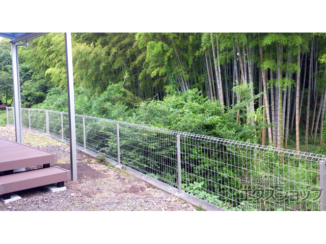 静岡県富士宮市ののフェンス・柵 イーネットフェンス1F型 自由柱タイプ 施工例