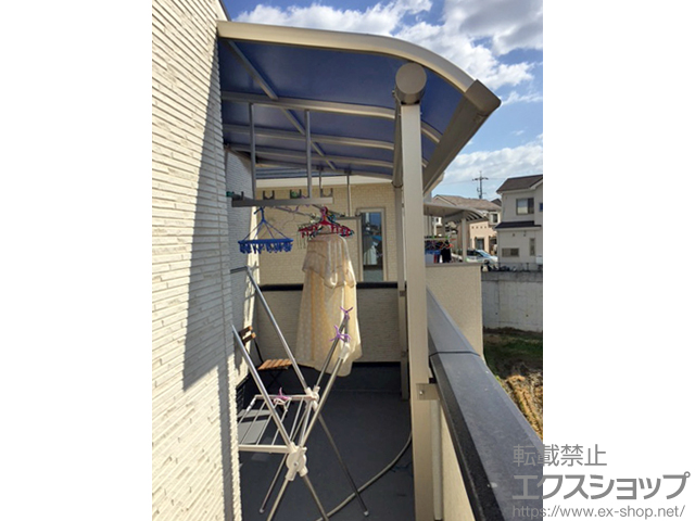 大阪府堺市ののバルコニー・ベランダ屋根 プレシオステラス R型 屋根タイプ 単体 積雪〜20cm対応＋吊り下げ式物干し　標準　2本入り×1セット 施工例