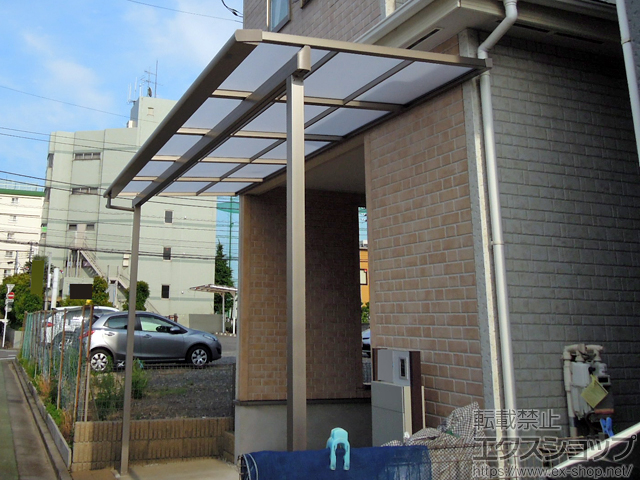 東京都板橋区のLIXIL リクシル（トステム）のテラス屋根 ライザーテラスII F型 テラスタイプ 単体 積雪〜20cm対応 施工例