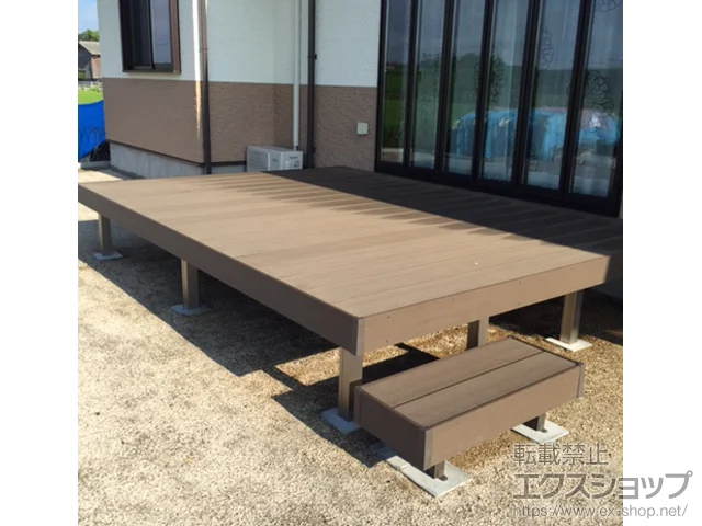 福岡県久留米市のLIXIL リクシル（トステム）のウッドデッキ レストステージ 幕板納まり＋独立ステップ 施工例