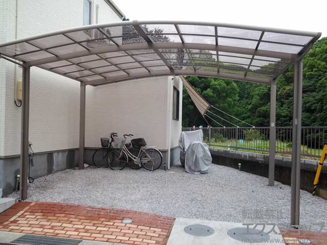 高知県高知市のLIXIL リクシル（トステム）のカーポート カーブポートシグマIII ワイド 積雪〜20cm対応 施工例