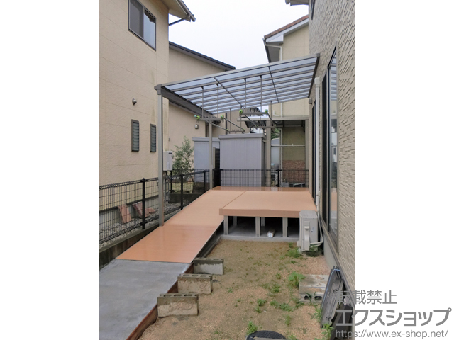 香川県木田郡三木町のLIXIL リクシル（トステム）のテラス屋根 ライザーテラスII F型 テラスタイプ 単体 単体 積雪〜20cm対応＋吊り下げ式物干し 標準 2本入り 施工例