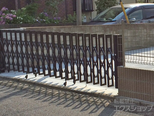 千葉県野田市ののカーゲート アルシャインII M型 Aタイプ ノンレール 片開き 430S 施工例