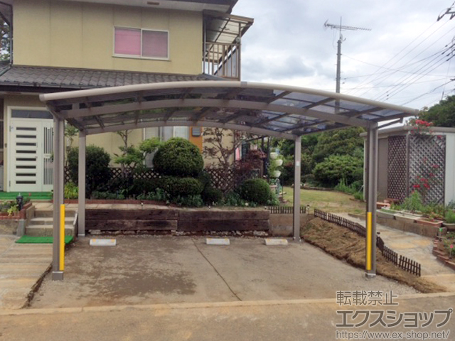 山梨県北杜市のLIXIL リクシル（トステム）のカーポート カーブポートシグマIII ワイド 積雪〜20cm対応 施工例