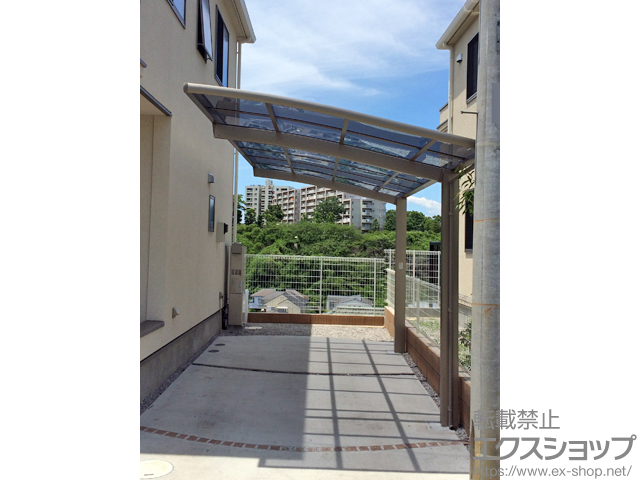 神奈川県川崎市ののカーポート ネスカR (ラウンドスタイル) 積雪〜20cm対応 施工例