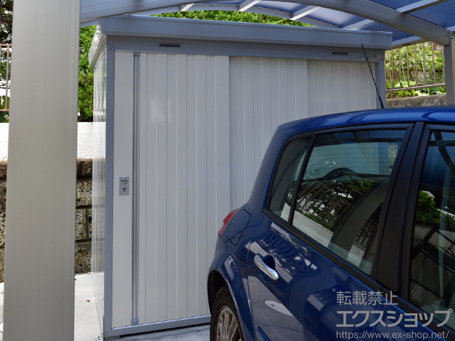 神奈川県横浜市のの物置・屋外倉庫 ネクスタ 一般型(NXN-30S【FW】)＋ネクスタ用 タイヤラック 壁2枚分 引き込み式2枚戸用 施工例