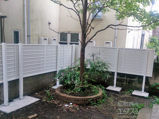 東京都中野区ののフェンス・柵 プレスタフェンス8型 横ルーバー アルミ多段柱施工 施工例