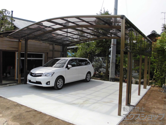 愛媛県西条市のLIXIL リクシル（トステム）のカーポート カーブポートシグマIII ワイド 積雪〜20cm対応＋サイドパネル 施工例