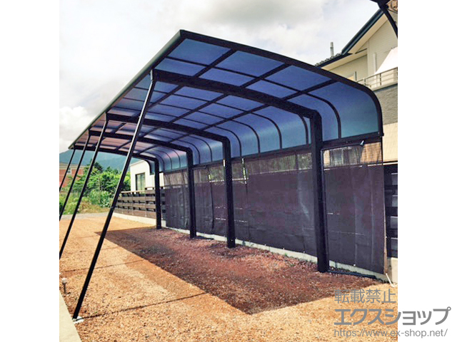 長野県松本市ののカーポート プレシオスポートアルファ 縦連棟 積雪〜20cm対応＋着脱式補助柱 標準・ハイルーフ兼用 2本入り×2セット 施工例