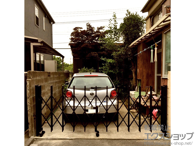 東京都府中市ののカーゲート トリップゲート RA型 ノンレール 片開き 33S 施工例