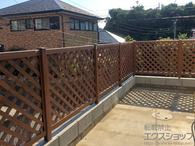 神奈川県横須賀市ののフェンス・柵 スタンダードシステムフェンス1型＜ラチス格子＞ 間仕切りタイプ 施工例