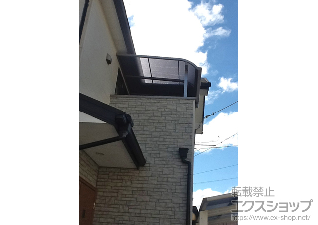 兵庫県宝塚市のLIXIL リクシル（トステム）のバルコニー・ベランダ屋根 ライザーテラスII R型 屋根タイプ 単体 積雪〜20cm対応 施工例