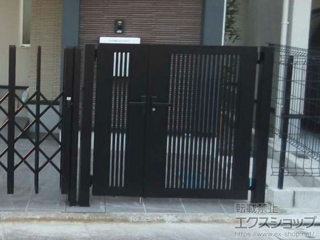 東京都大田区のの門扉 ライシス門扉 2型 細たて桟 両開き親子 柱使用 施工例