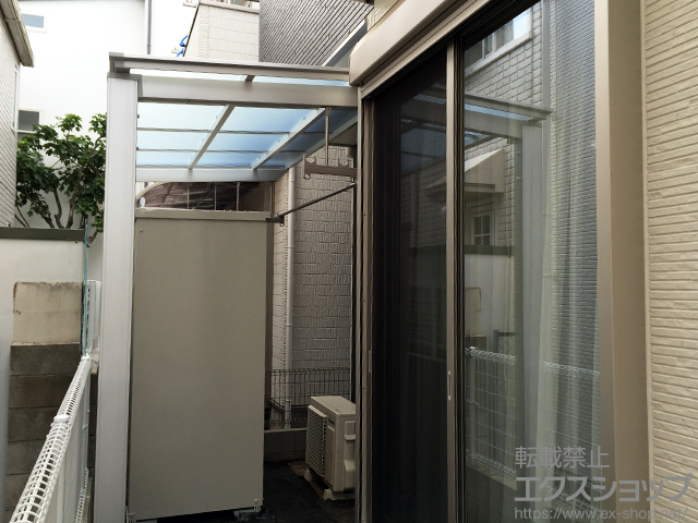 東京都杉並区のLIXIL リクシル（トステム）のテラス屋根 フーゴ F テラスタイプ 積雪〜20cm対応 施工例